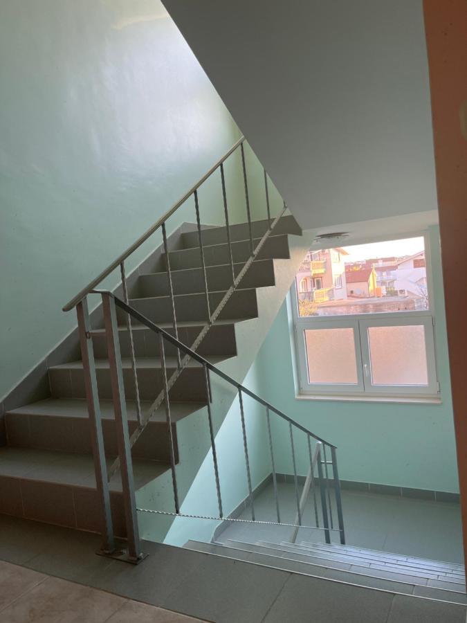 Family Holiday Apartments Lucia Vodice Bagian luar foto